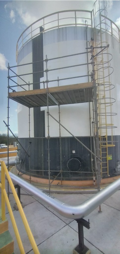 Manutenção de reservatório industrial